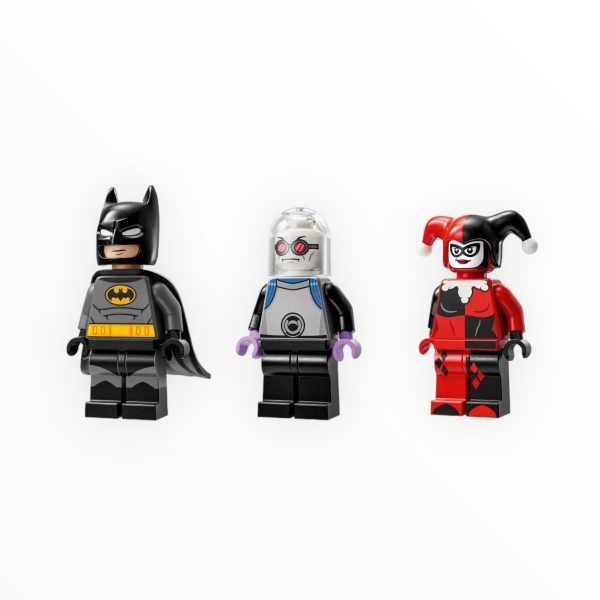 76274 DC Batman with the Batmobile vs. Harley Quinn and Mr. Freeze Online